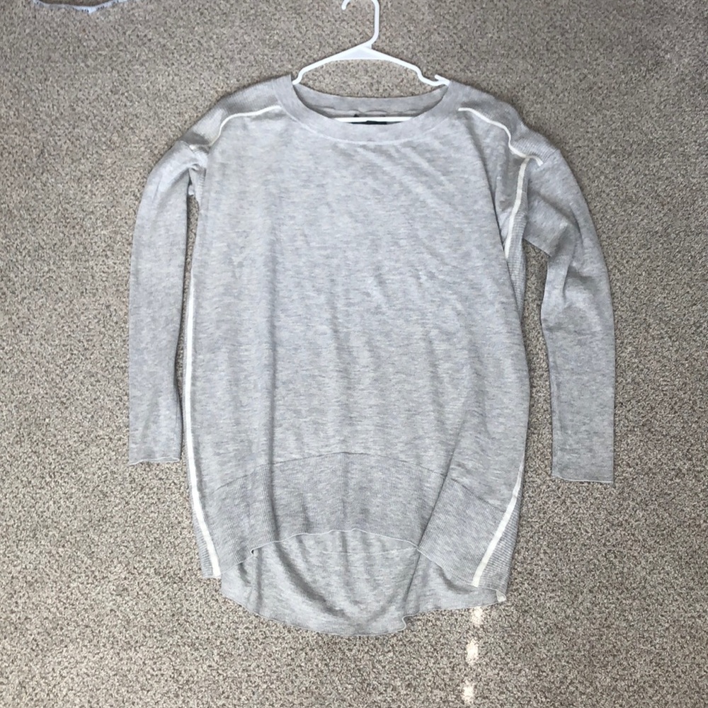 Banana Republic Gray and white long sleeve sweater light weight